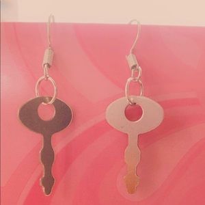 ✨ K E Y  E A R R I N GS ✨